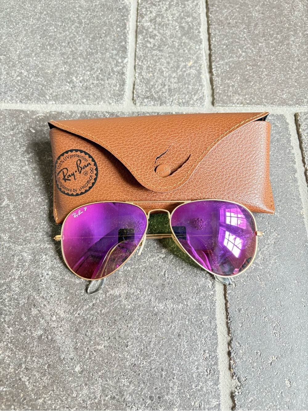 Ray-Ban Gold Frame Aviator Sunglasses with Purple Lenses polarized